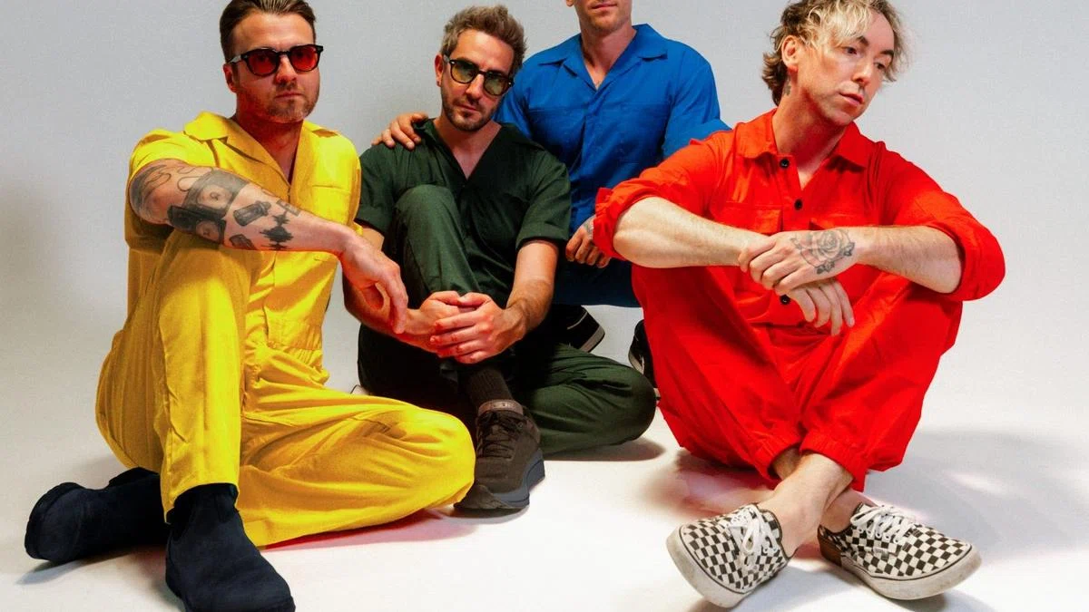 All Time Low "Everyone's Talking!" tour / Support: Mayday Parade, Four Year Strong, The Paradox