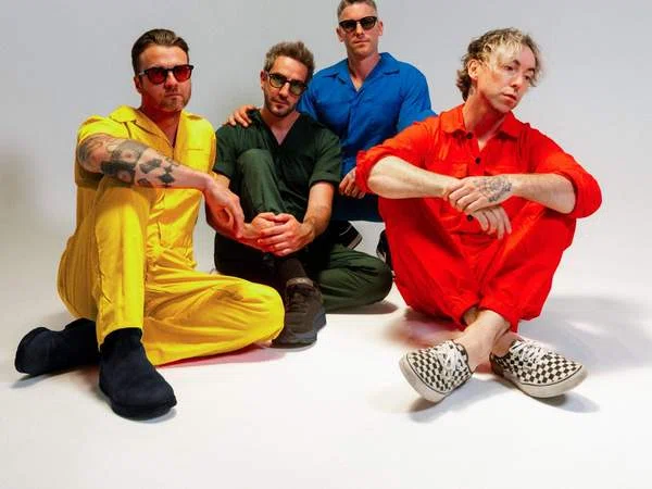 All Time Low "Everyone's Talking!" tour / Support: Mayday Parade, Four Year Strong, The Paradox